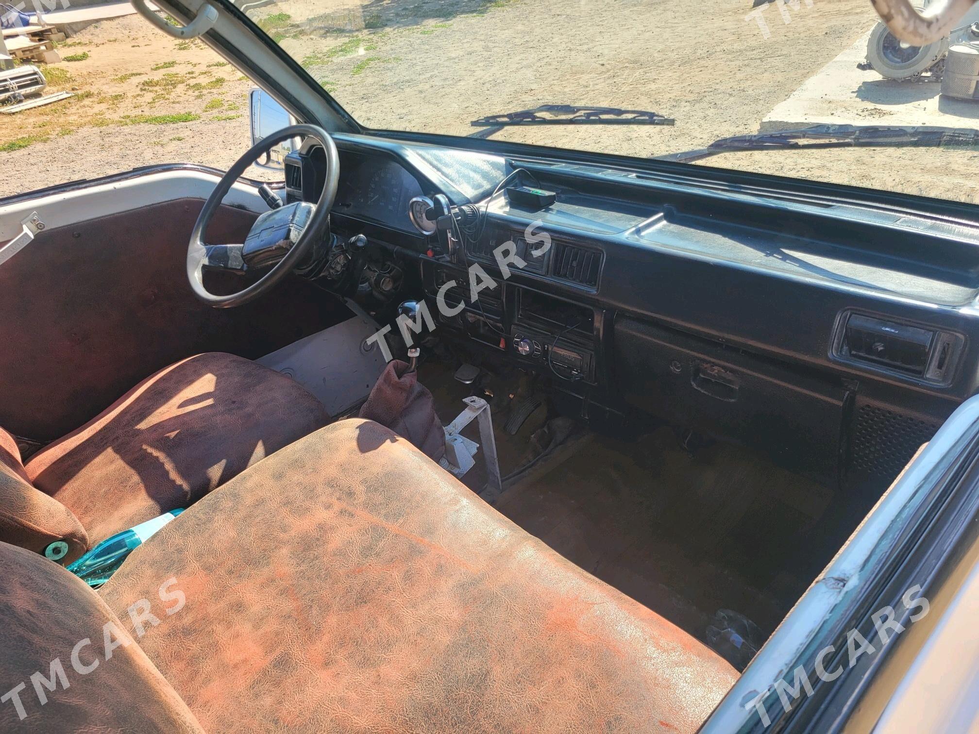 Toyota Hiace 1992 - 45 000 TMT - Garadamak Şor - img 4