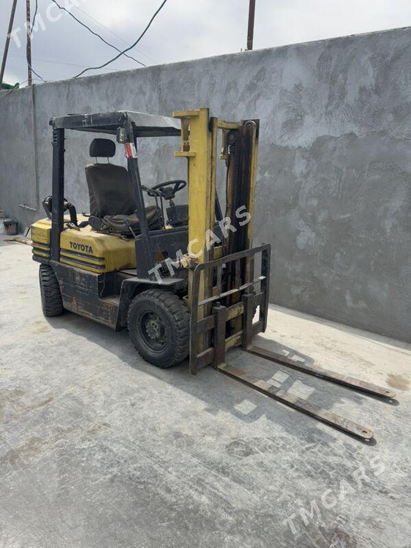 Kara Forklift 2000 - 60 000 TMT - Gypjak - img 2