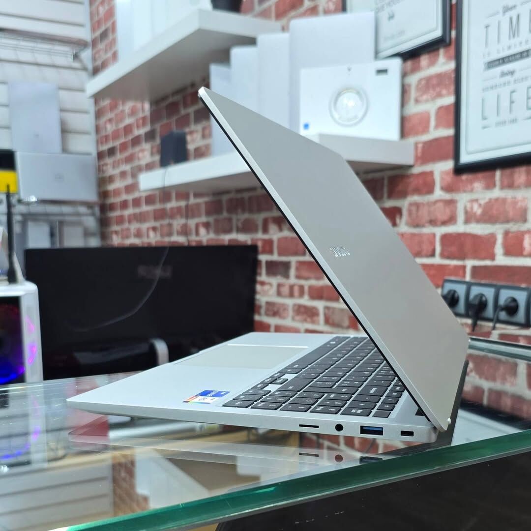 Samsung Galaxy Book4 Ultra 7 - Aşgabat - img 5
