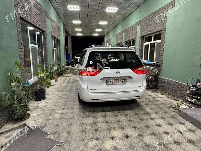 Toyota Sienna 2019 - 430 000 TMT - Aşgabat - img 4
