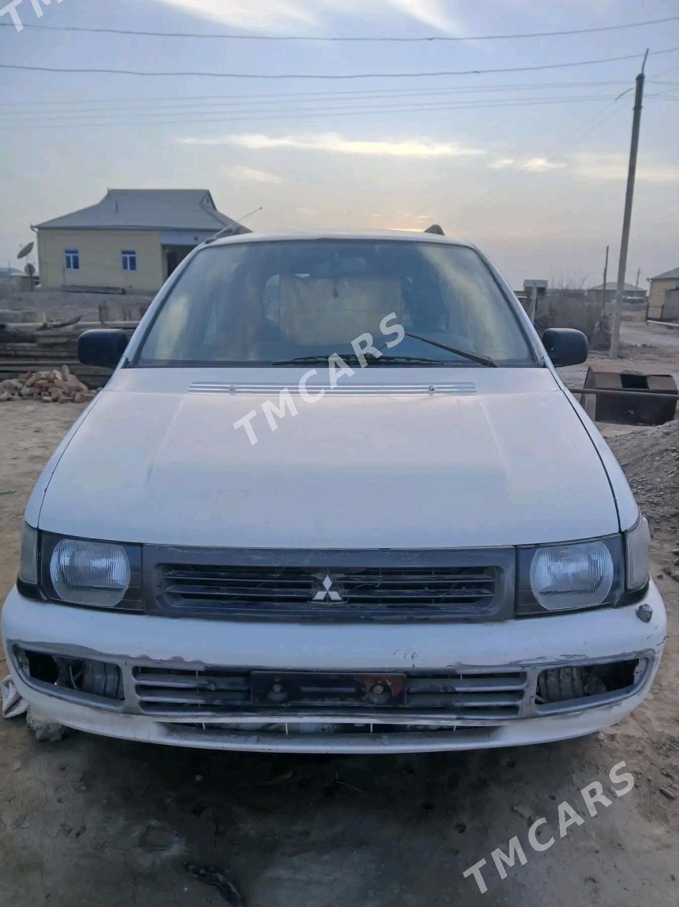 Mitsubishi Chariot 1994 - 18 000 TMT - Мары - img 4