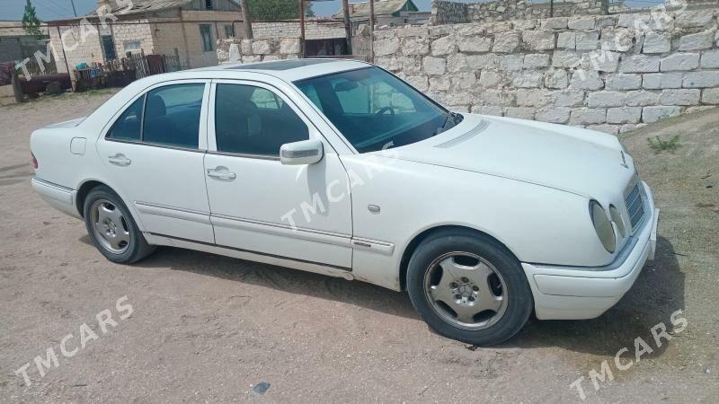 Mercedes-Benz 230E 1996 - 50 000 TMT - Türkmenbaşy - img 5