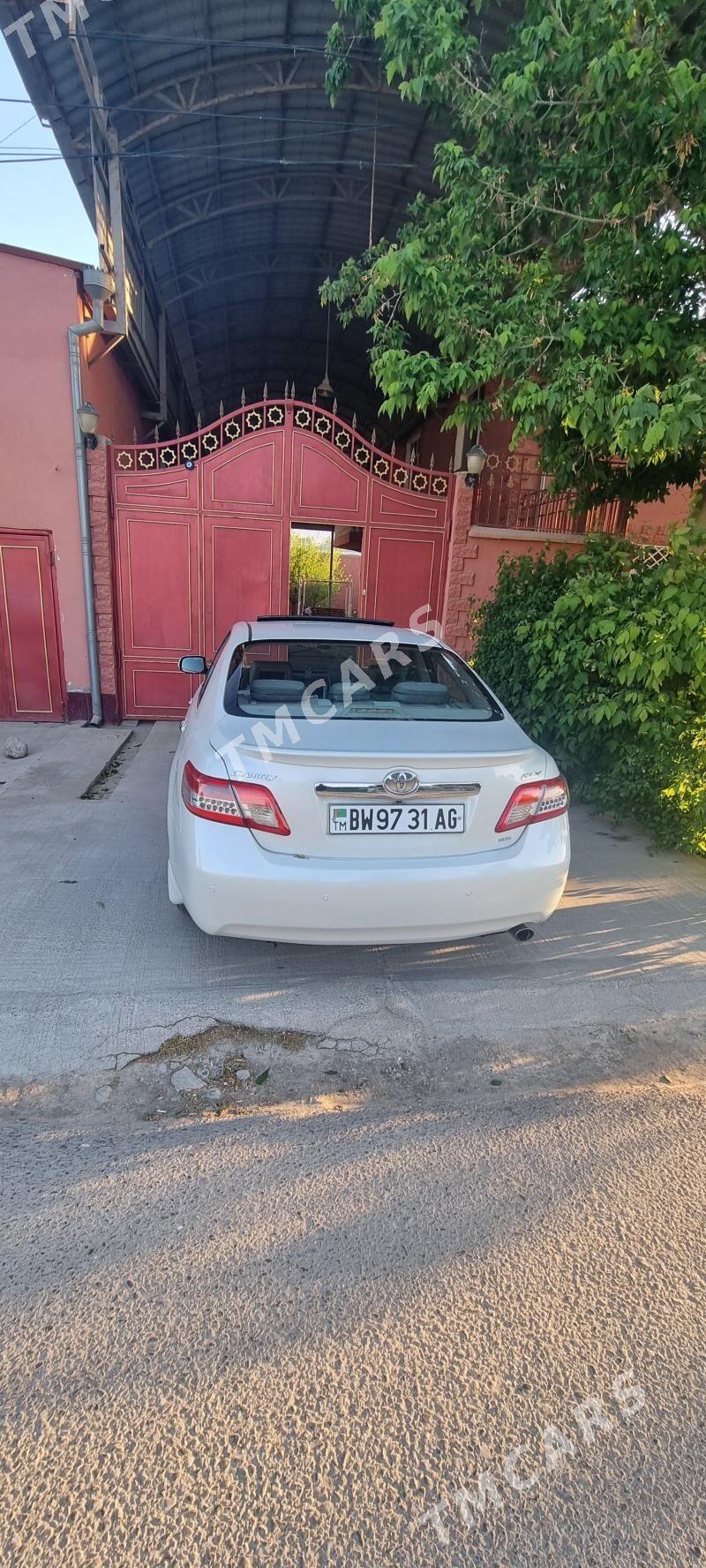 Toyota Camry 2010 - 195 000 TMT - Мир 2 - img 2
