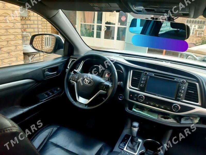 Toyota Highlander 2016 - 400 000 TMT - Мары - img 4