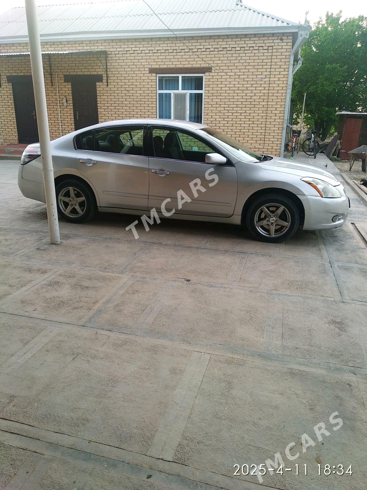 Nissan Altima 2012 - 95 000 TMT - Sakarçäge - img 3