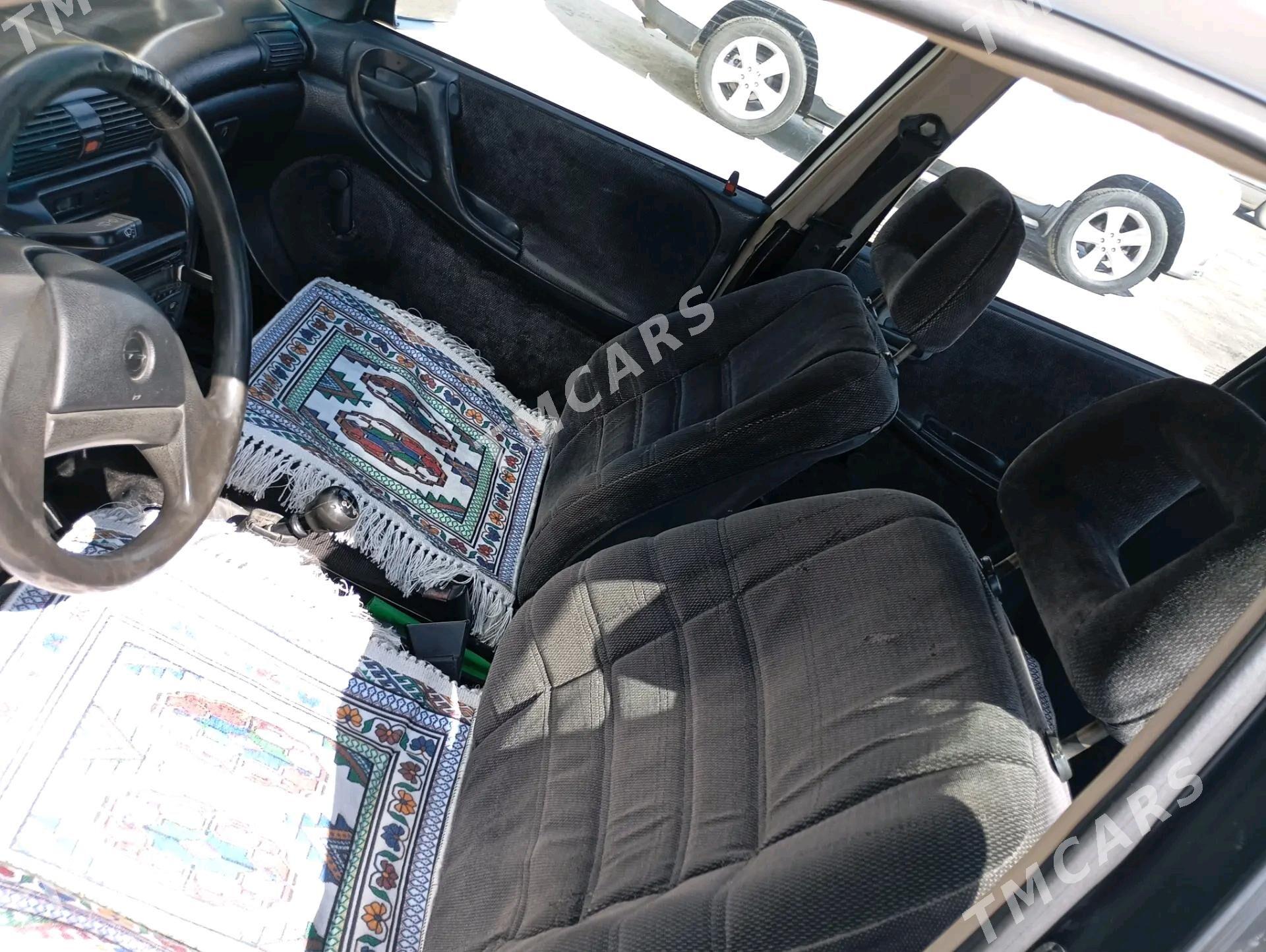 Opel Astra 1993 - 35 000 TMT - Mary - img 7