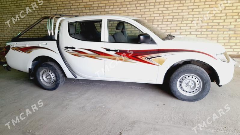 Mitsubishi L200 2013 - 225 000 TMT - Ходжамбаз - img 2