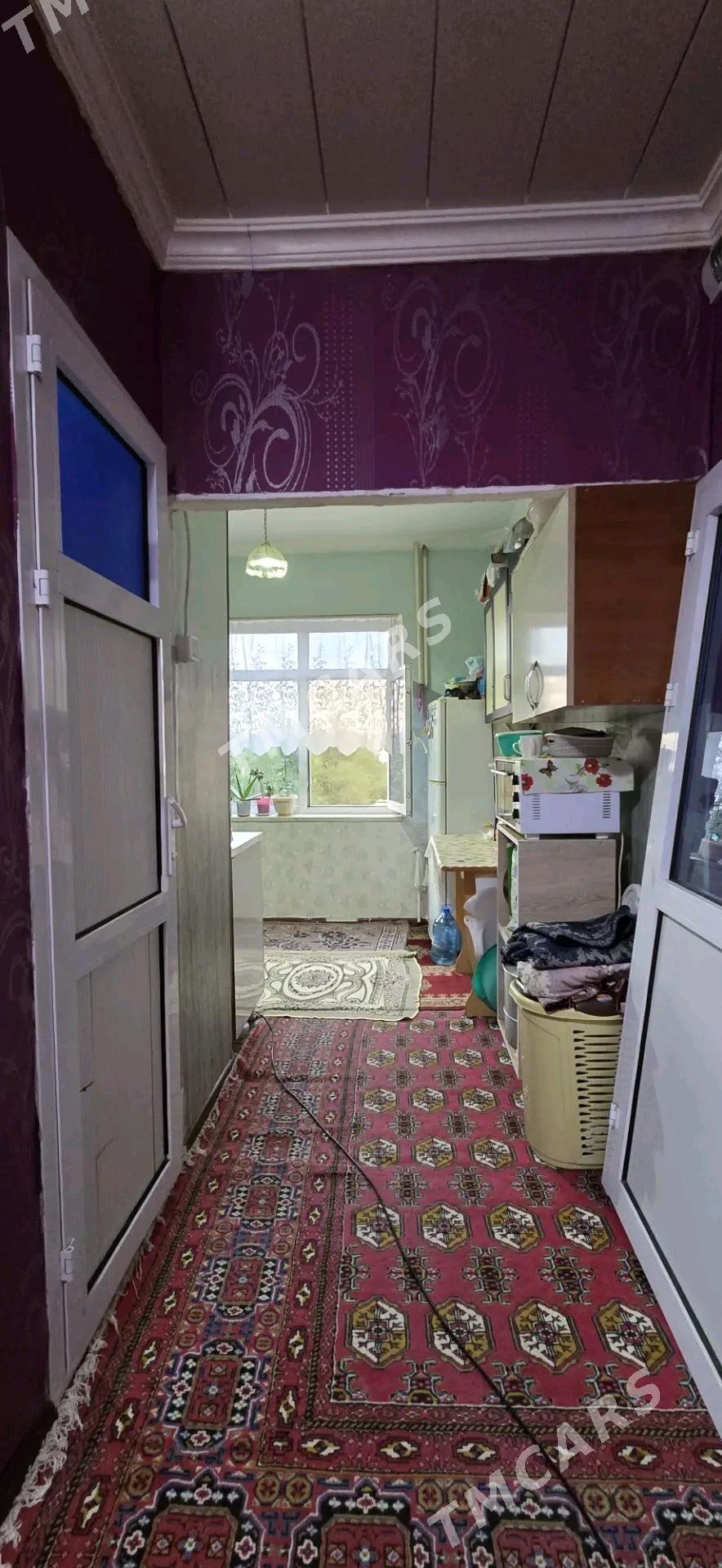 8 nji mik 5/3 2 kommnat. - 8 мкр - img 2