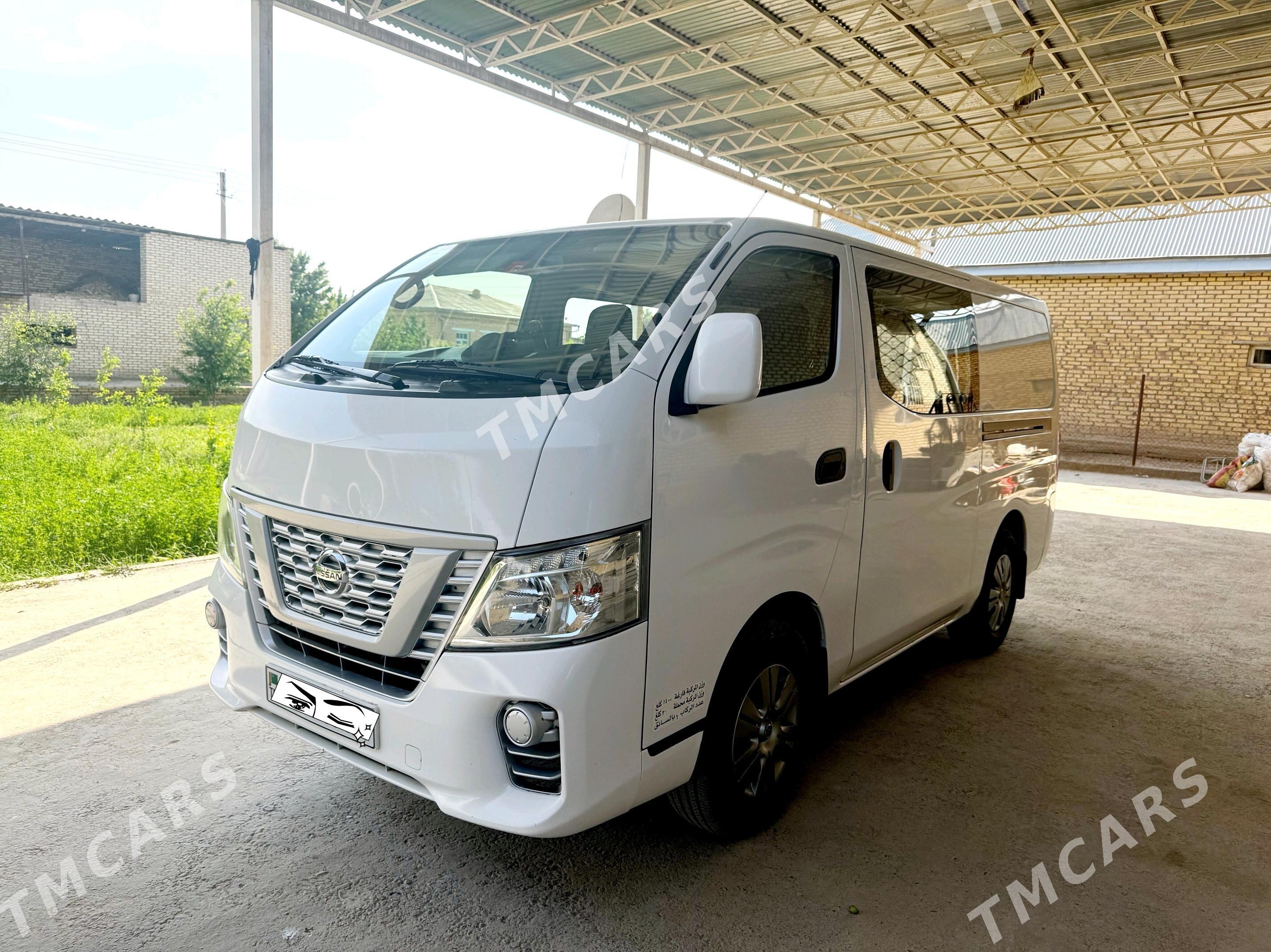 Nissan Urvan 2018 - 279 000 TMT - Mary - img 4