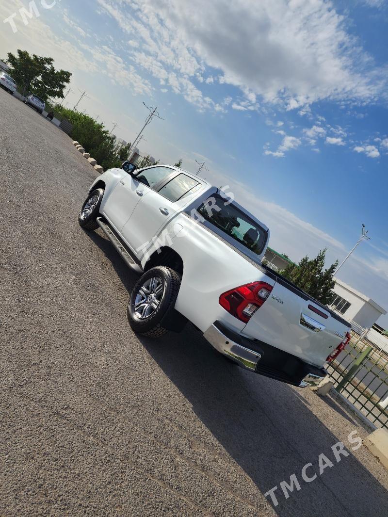 Toyota Hilux 2024 - 676 000 TMT - Ашхабад - img 3