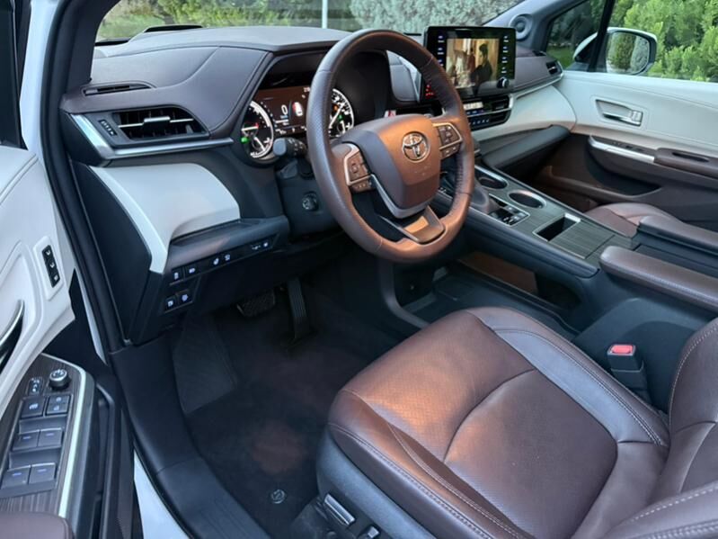 Toyota Sienna 2022 - 740 000 TMT - Ашхабад - img 10