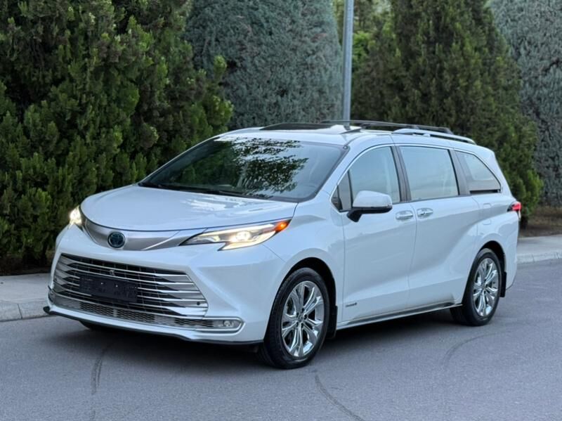 Toyota Sienna 2022 - 740 000 TMT - Ашхабад - img 3