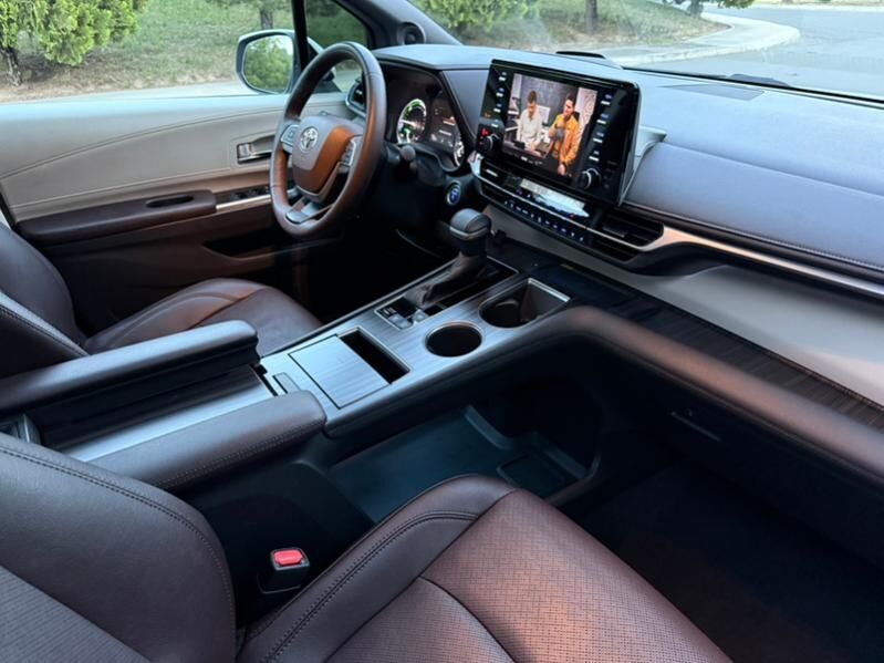 Toyota Sienna 2022 - 740 000 TMT - Ашхабад - img 9