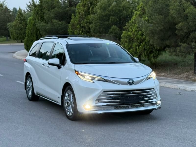 Toyota Sienna 2022 - 740 000 TMT - Ашхабад - img 2