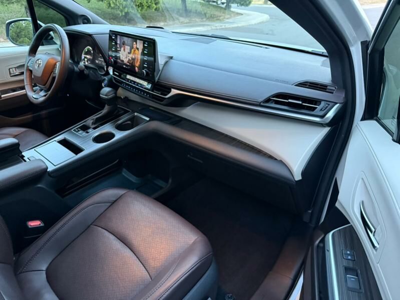 Toyota Sienna 2022 - 740 000 TMT - Ашхабад - img 8