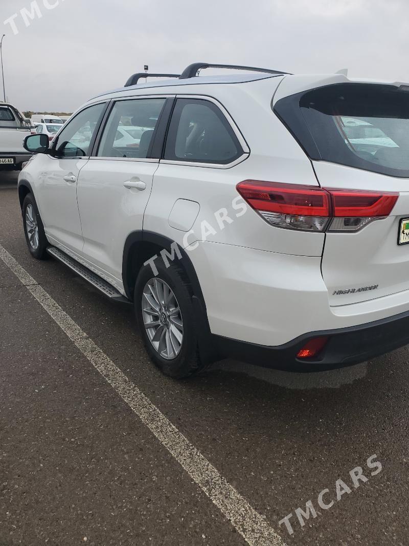 Toyota Highlander 2018 - 450 000 TMT - Бахарден - img 4