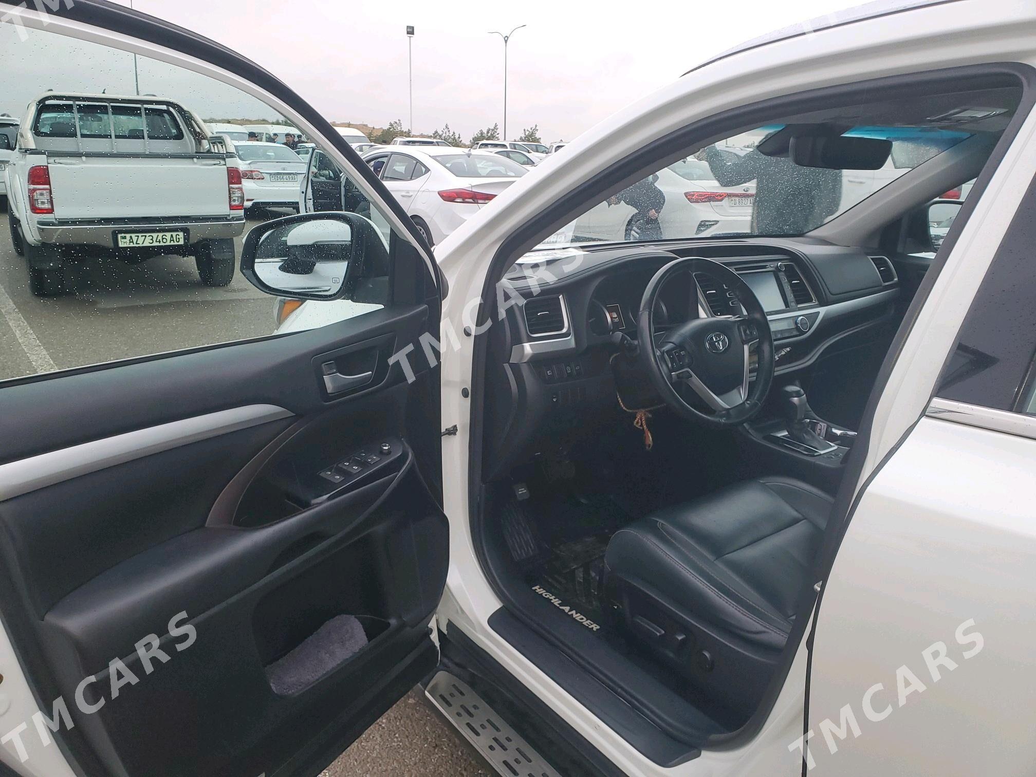 Toyota Highlander 2018 - 450 000 TMT - Бахарден - img 6
