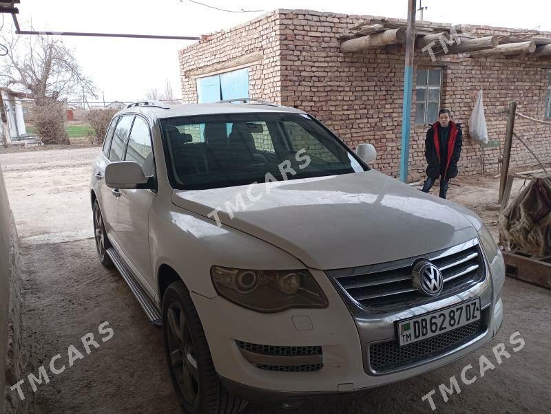 Volkswagen Touareg 2006 - 137 000 TMT - Daşoguz - img 3