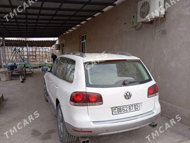 Volkswagen Touareg 2006 - 137 000 TMT - Daşoguz - img 2