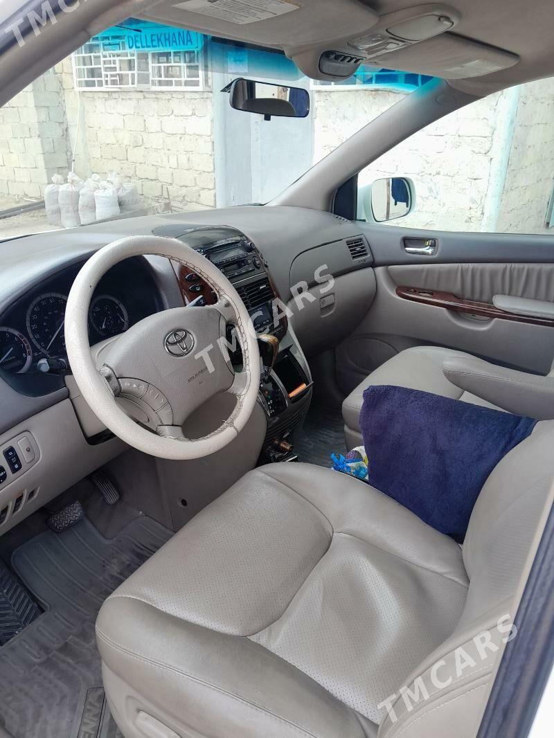Toyota Sienna 2005 - 200 000 TMT - Туркменбаши - img 3