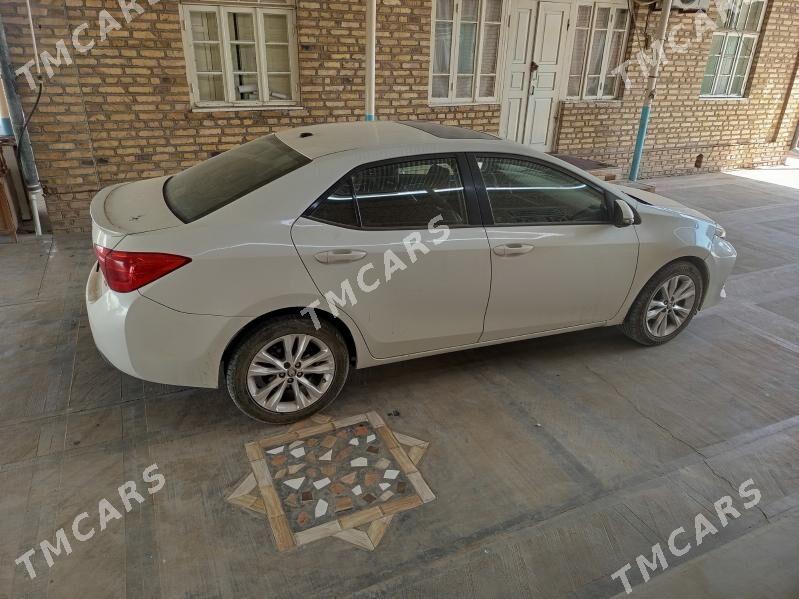 Toyota Corolla 2017 - 195 000 TMT - Мары - img 4