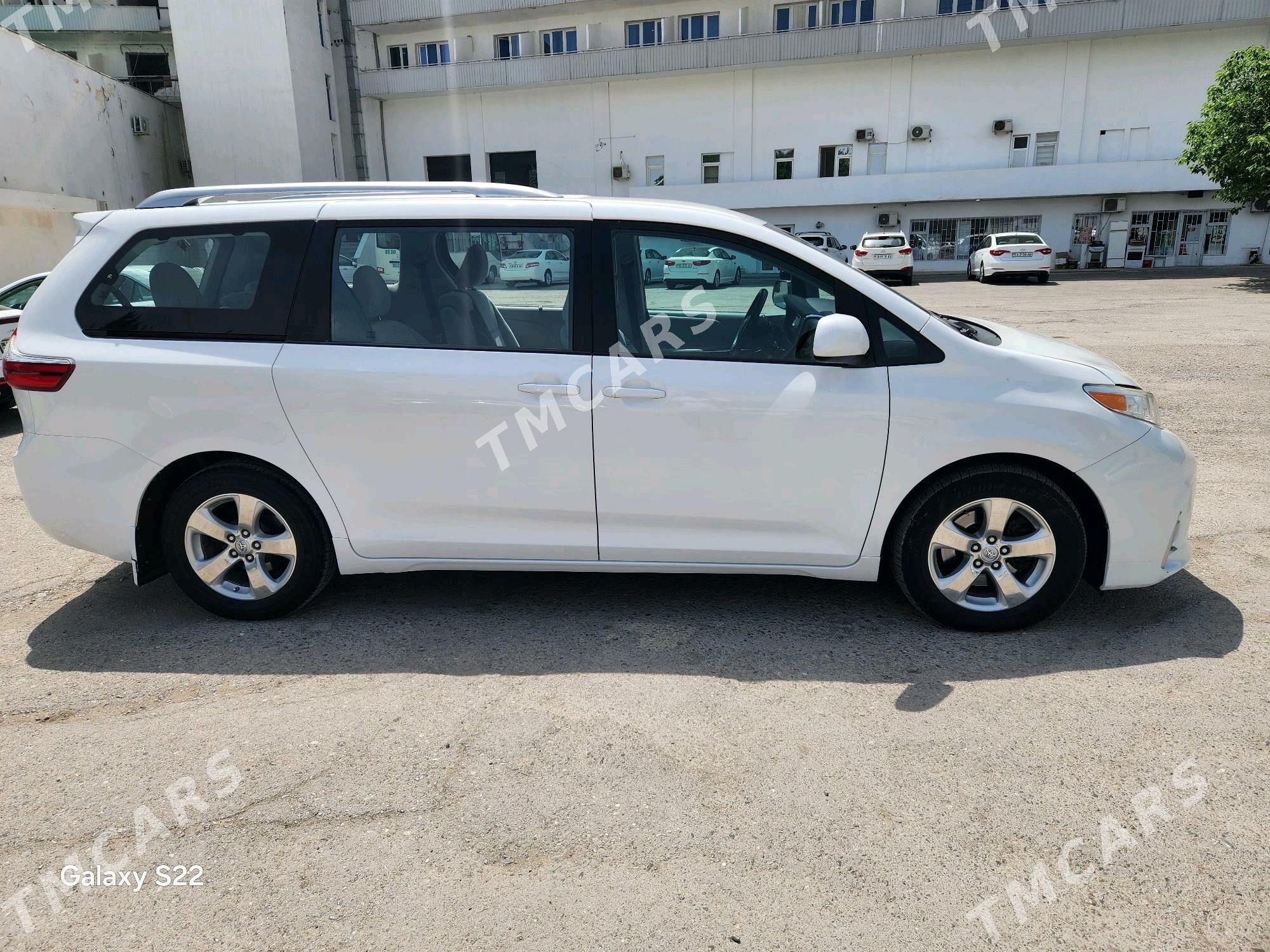 Toyota Sienna 2019 - 360 000 TMT - 30 mkr - img 6