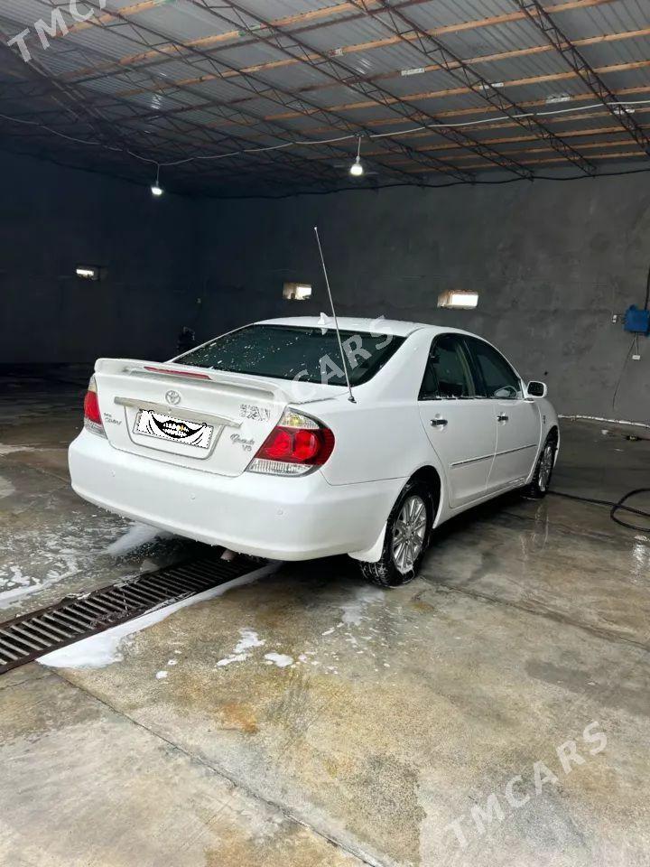 Toyota Camry 2005 - 230 000 TMT - Байрамали - img 2