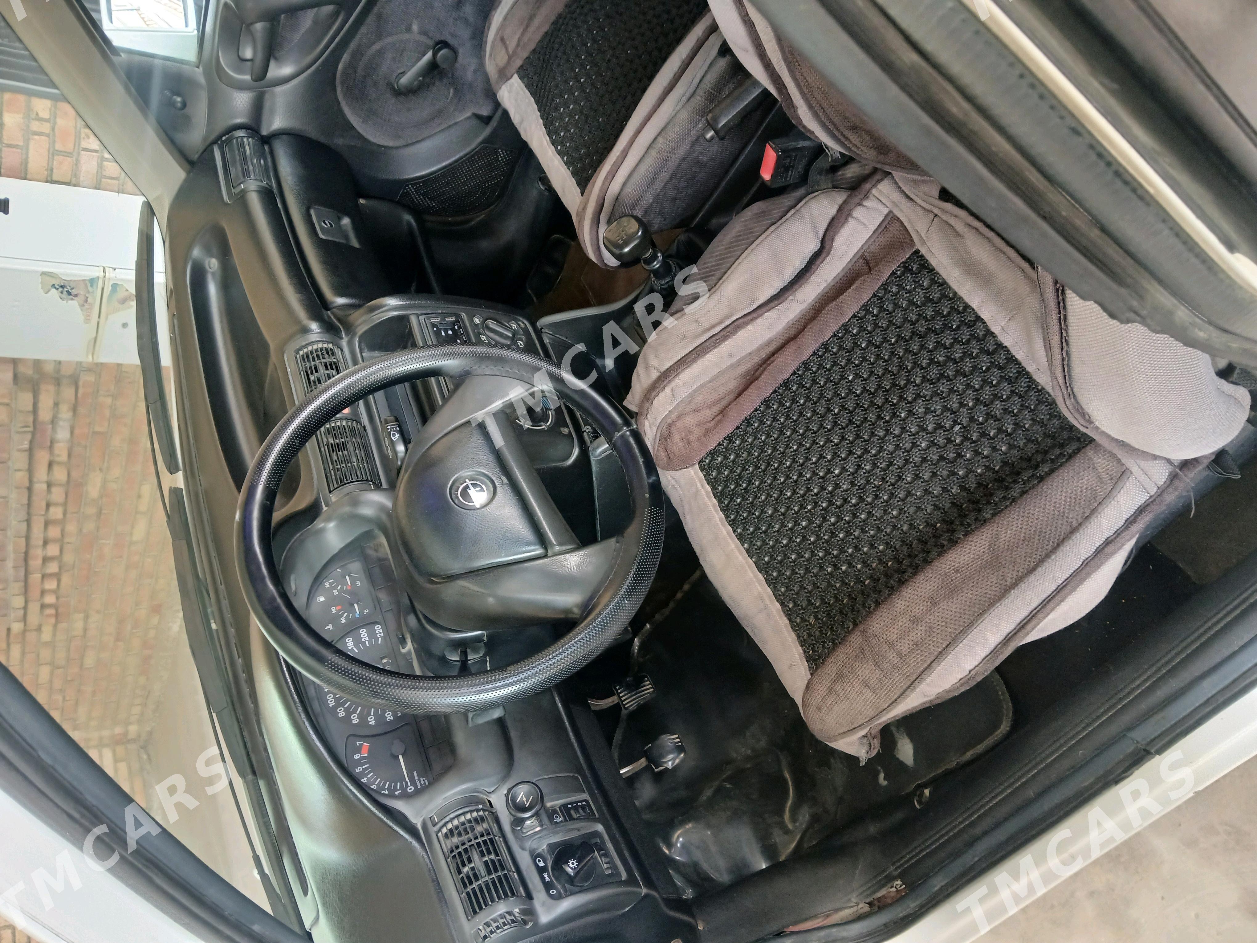 Opel Astra 1993 - 30 000 TMT - Bäherden - img 3