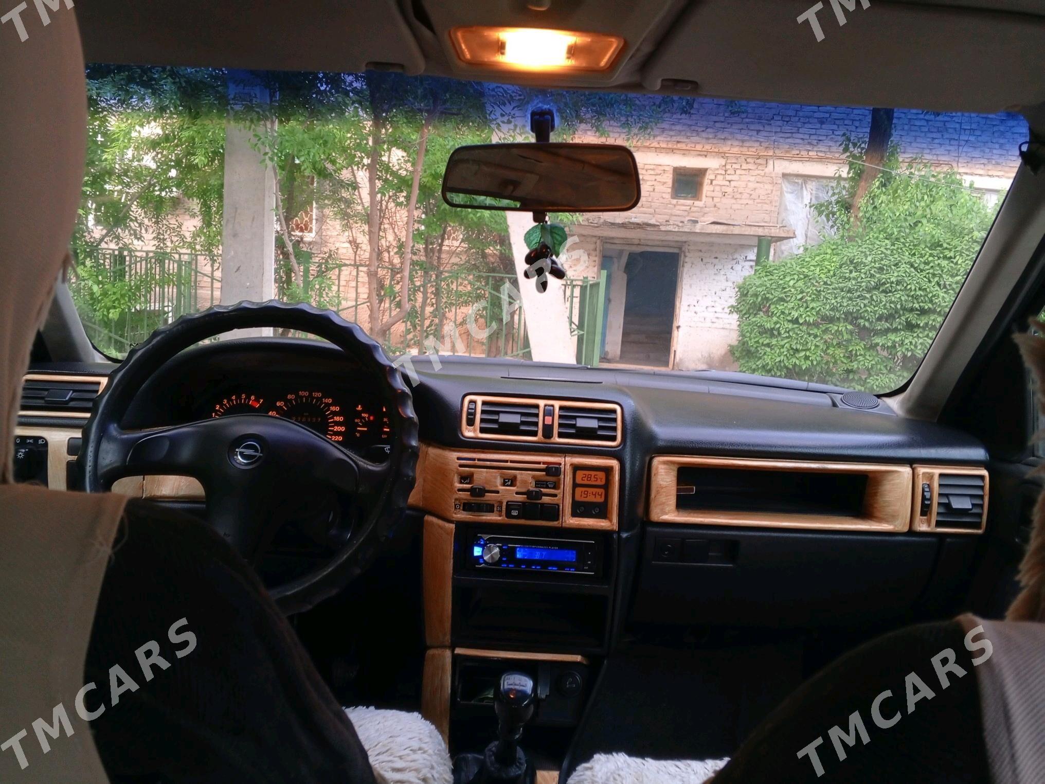 Opel Vectra 1994 - 48 000 TMT - Дашогуз - img 5