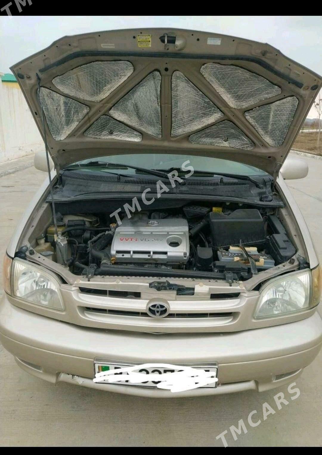 Toyota Sienna 2001 - 165 000 TMT - Дашогуз - img 4