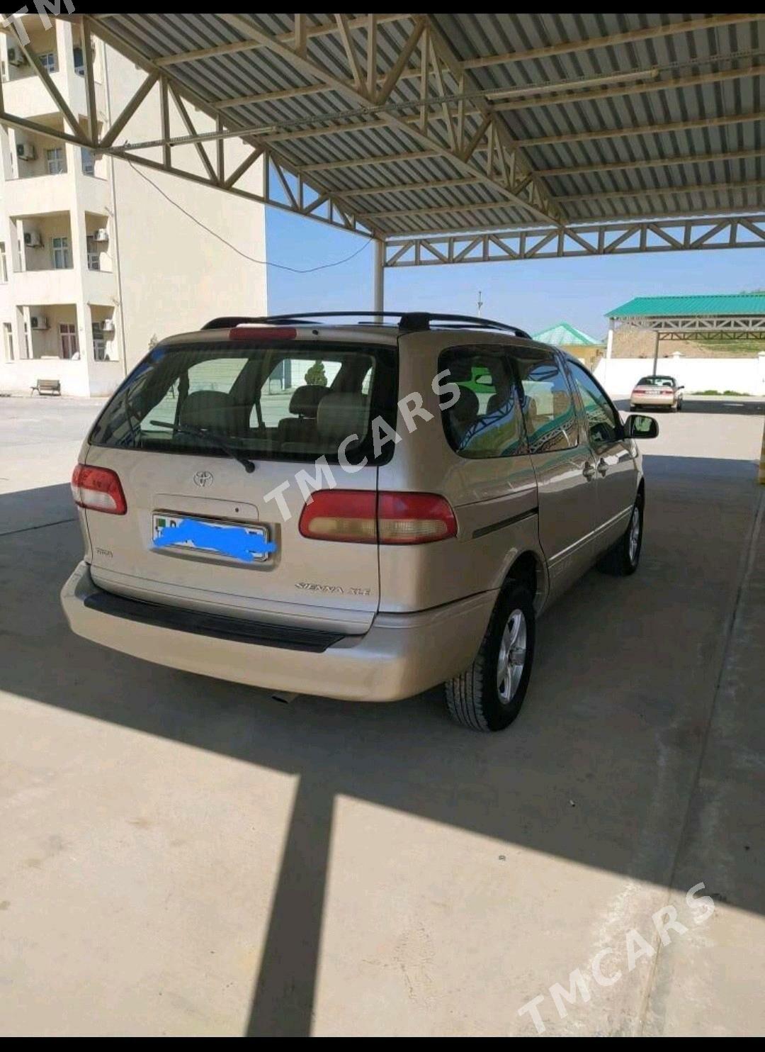 Toyota Sienna 2001 - 165 000 TMT - Дашогуз - img 5