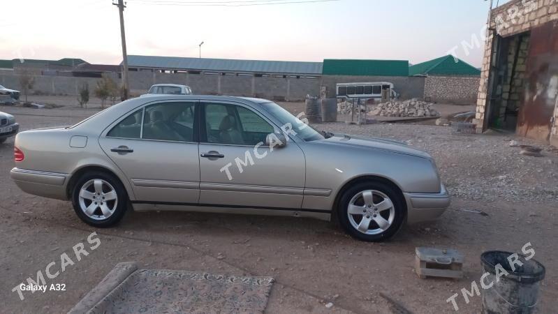 Mercedes-Benz E420 1997 - 60 000 TMT - Balkanabat - img 2
