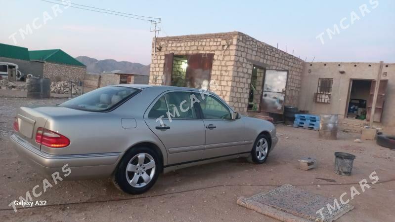 Mercedes-Benz E420 1997 - 60 000 TMT - Balkanabat - img 3
