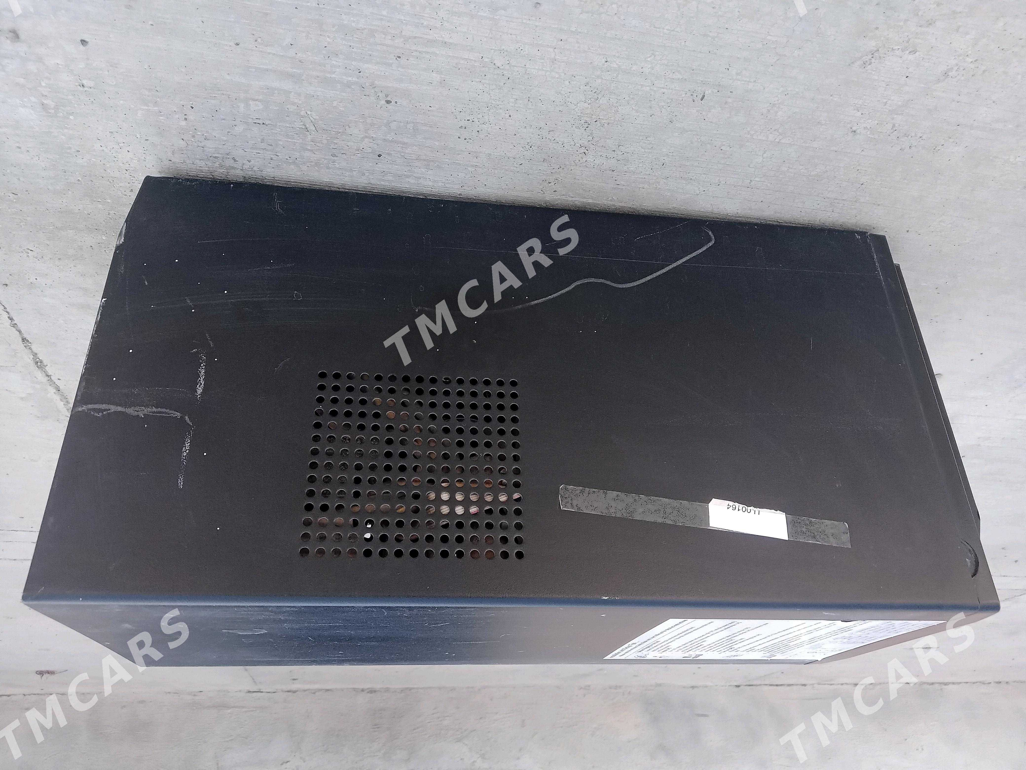A P C - Sarahs - img 2