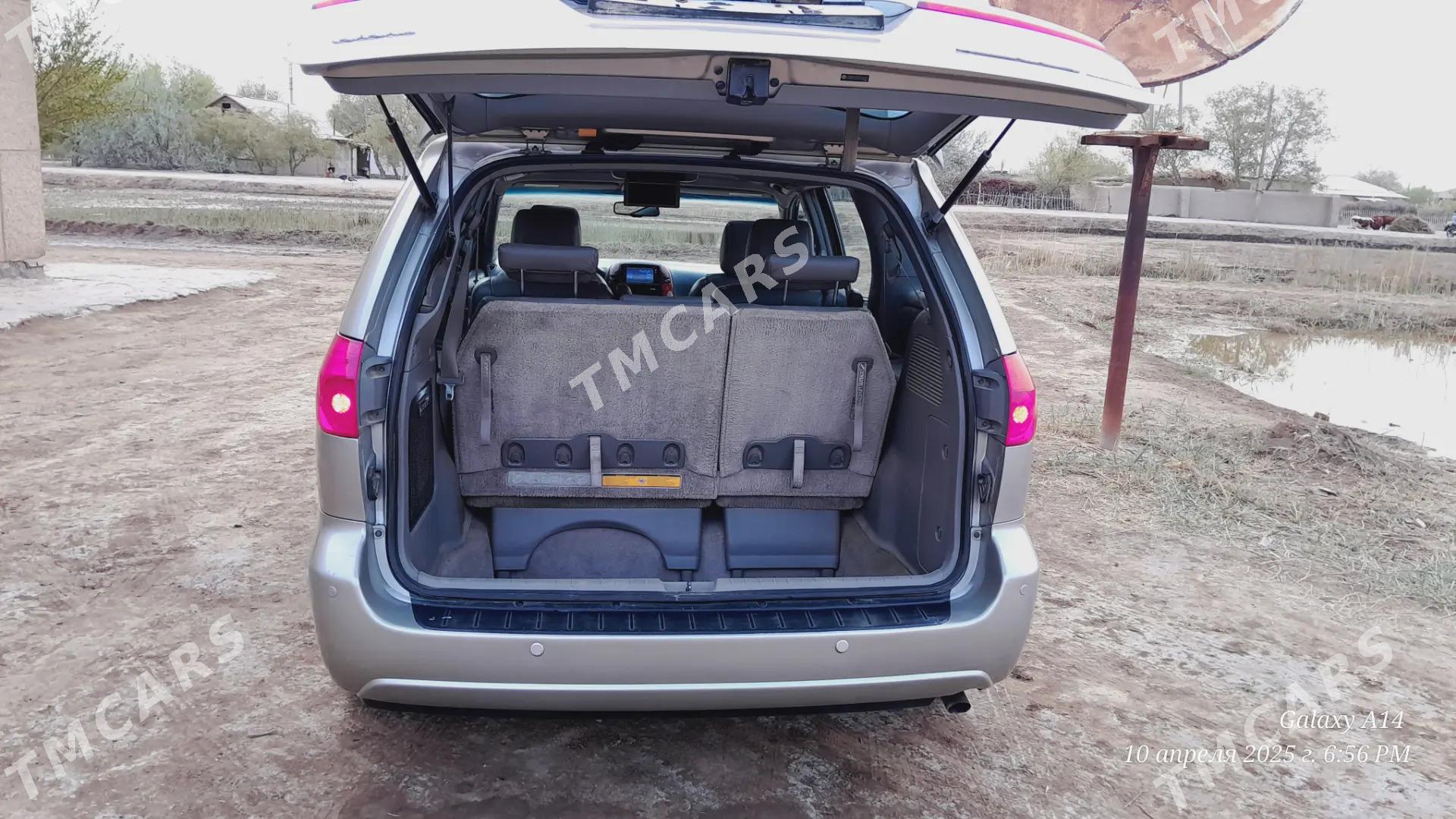 Toyota Sienna 2008 - 260 000 TMT - етр. Туркменбаши - img 5