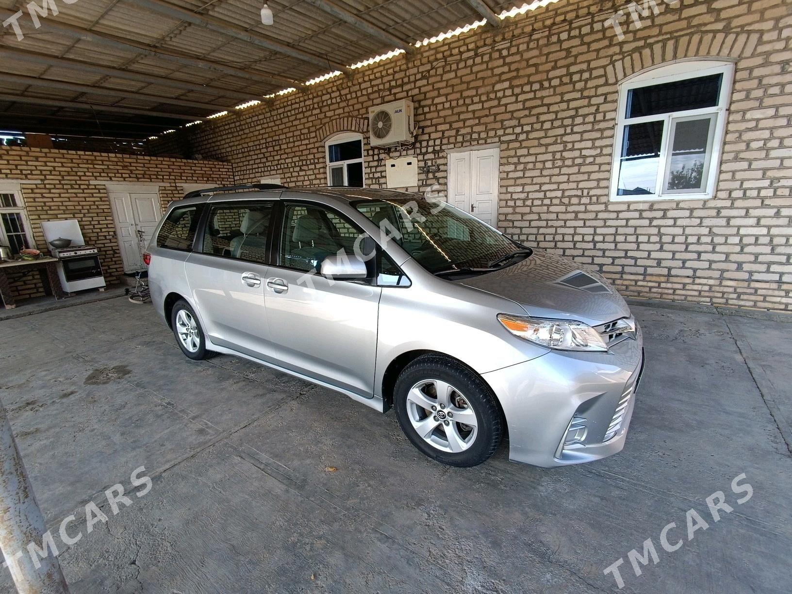 Toyota Sienna 2019 - 400 000 TMT - Wekilbazar - img 3