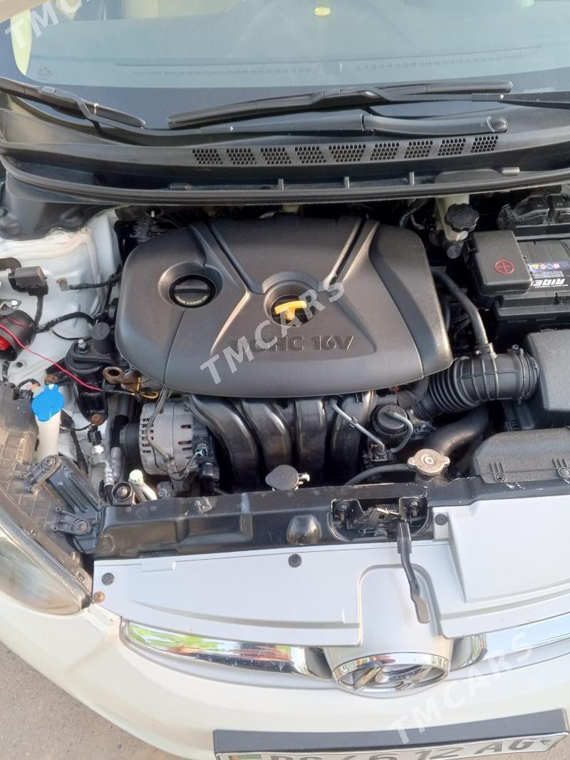 Hyundai Elantra 2013 - 170 000 TMT - Parahat 7 - img 4