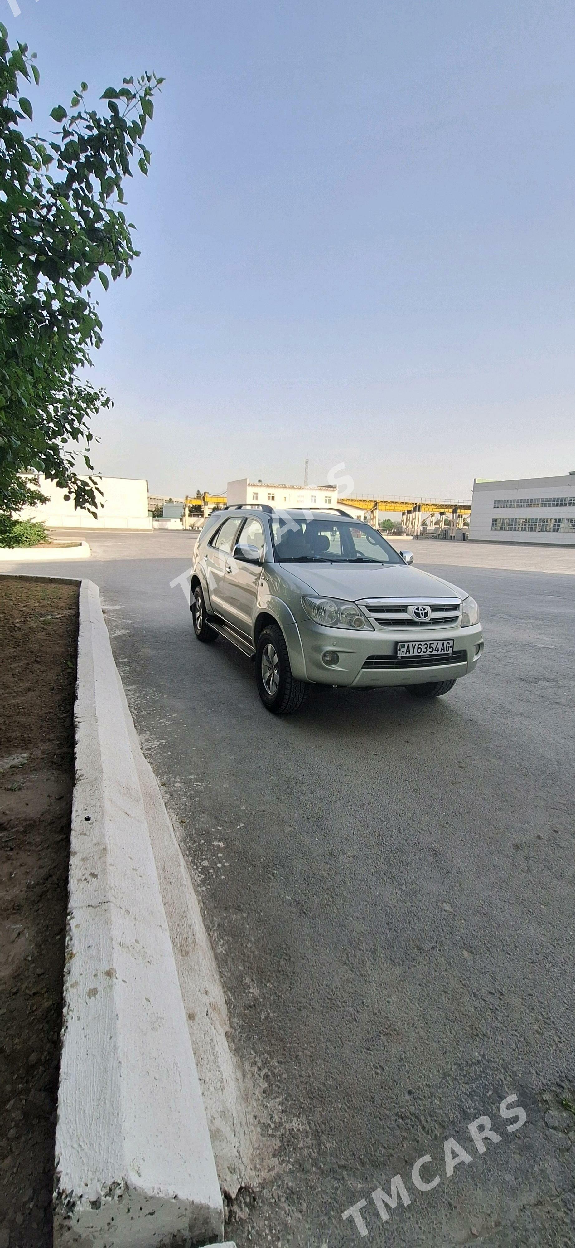 Toyota Fortuner 2008 - 260 000 TMT - Бузмеин ГРЭС - img 3