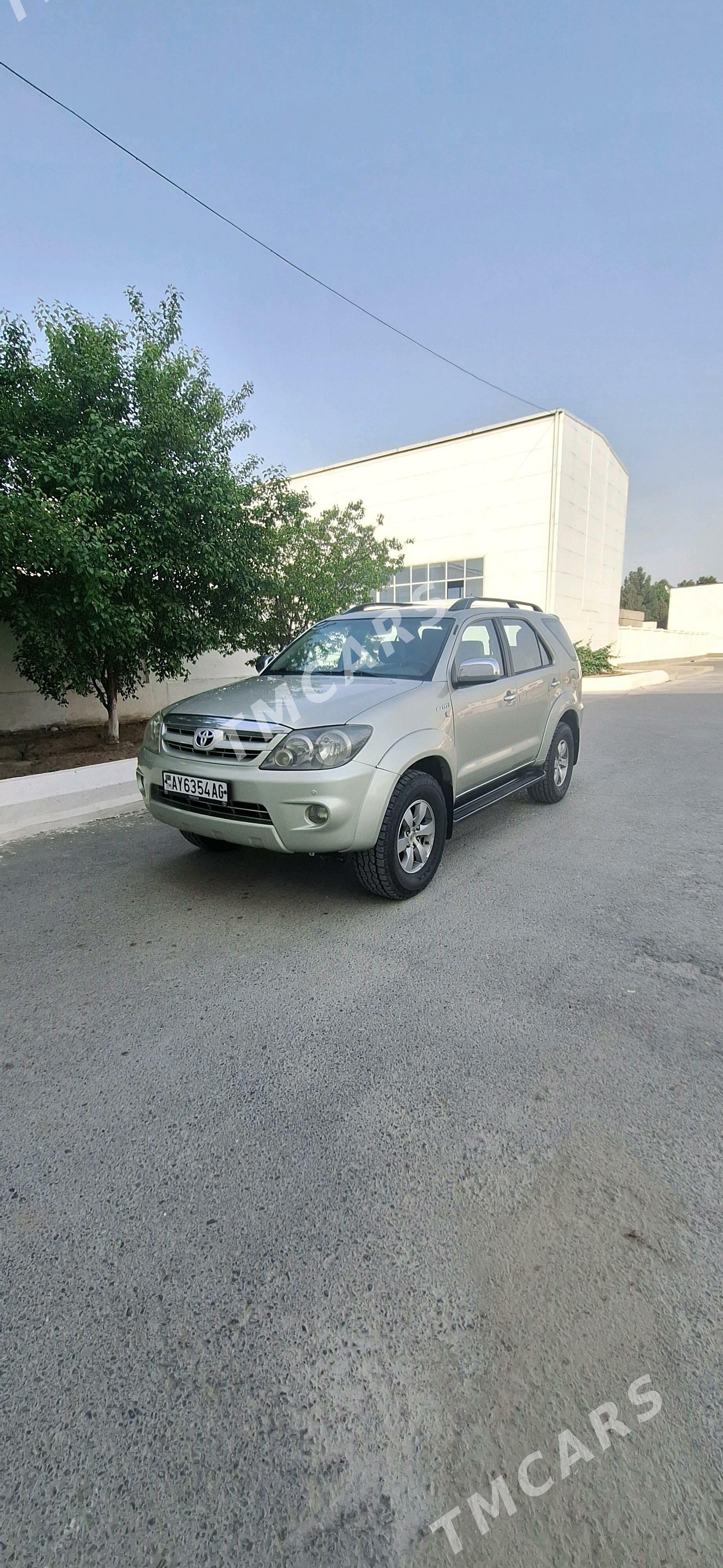 Toyota Fortuner 2008 - 260 000 TMT - Бузмеин ГРЭС - img 4