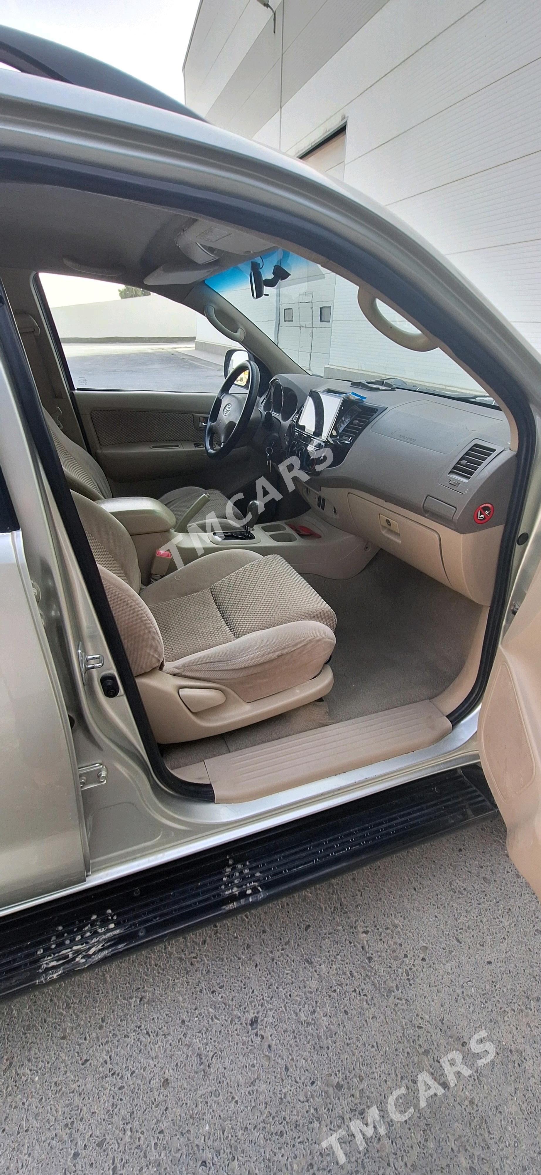 Toyota Fortuner 2008 - 260 000 TMT - Бузмеин ГРЭС - img 7
