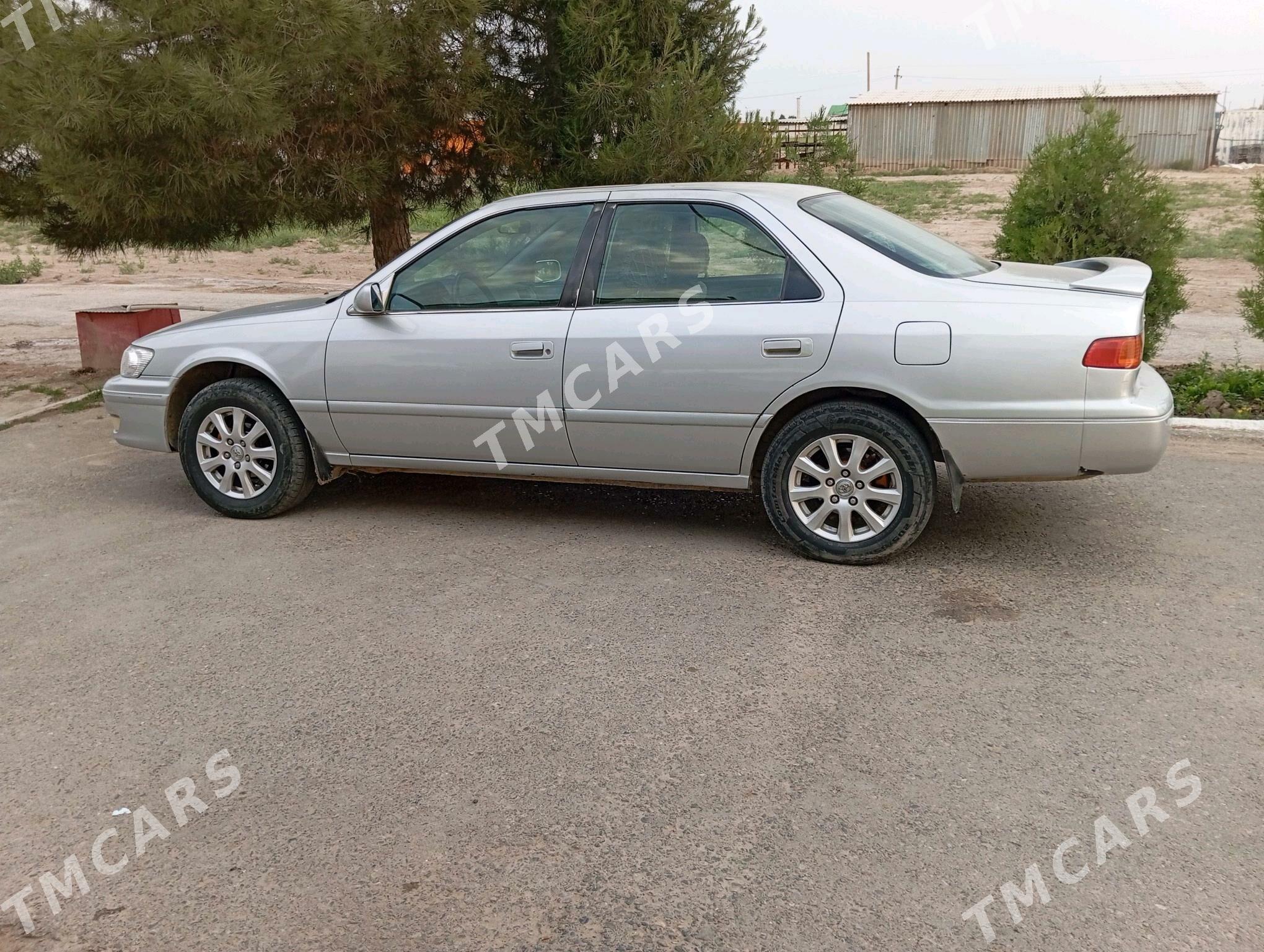 Toyota Camry 2001 - 125 000 TMT - Dänew - img 3