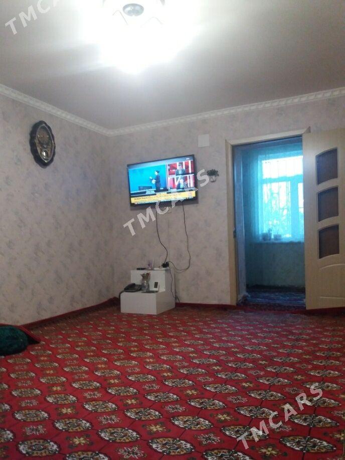 Срочно 6мкр 1комната 3этаж - 6 мкр - img 2