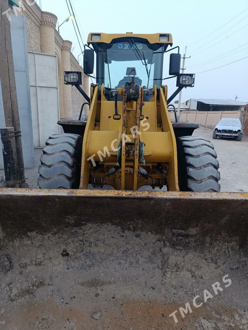 XCMG LW300F 2015 - 460 000 TMT - Туркменабат - img 2