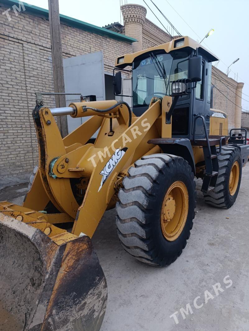 XCMG LW300F 2015 - 460 000 TMT - Туркменабат - img 4