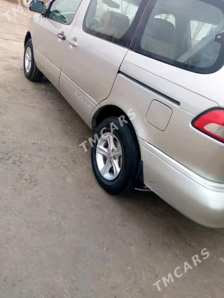 Toyota Sienna 2002 - 150 000 TMT - Türkmenbaşy etr. - img 2