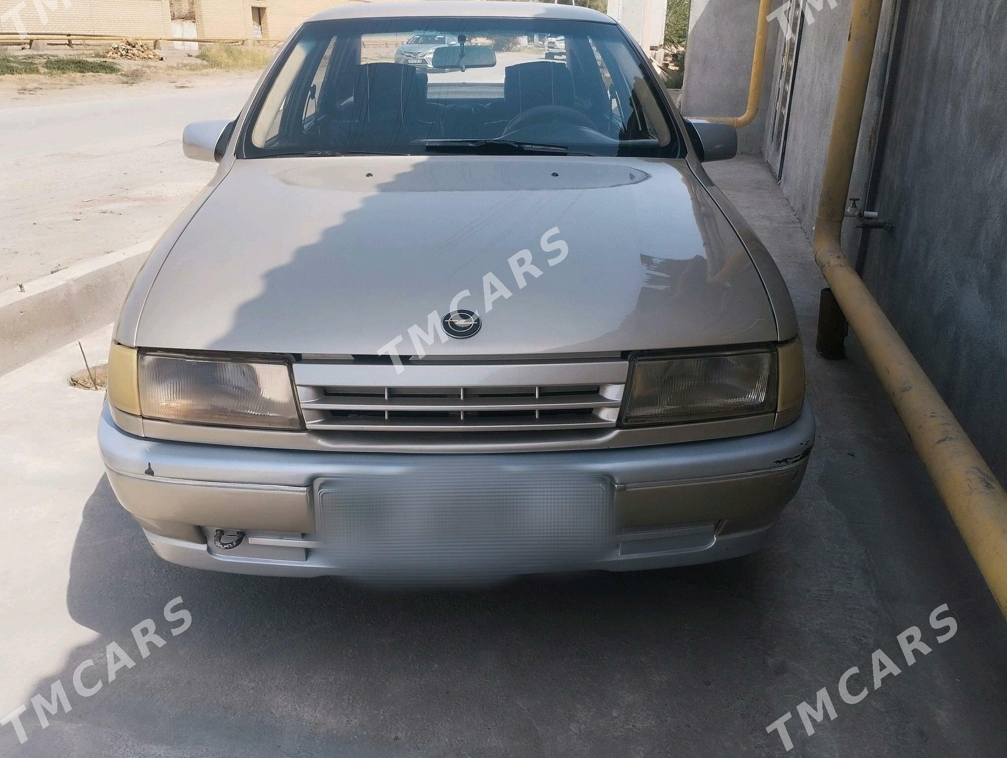 Opel Vectra 1990 - 32 000 TMT - Чарджоу - img 5