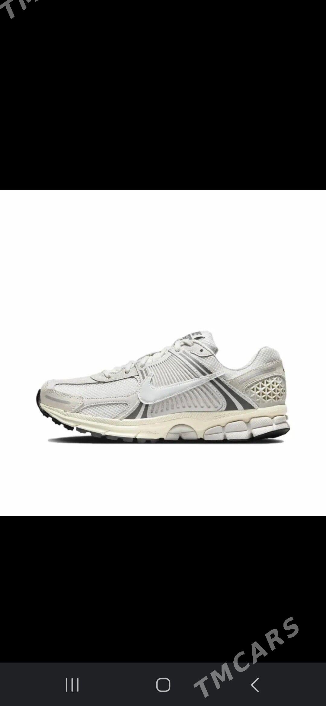 Nike krasowka - 11 мкр - img 1
