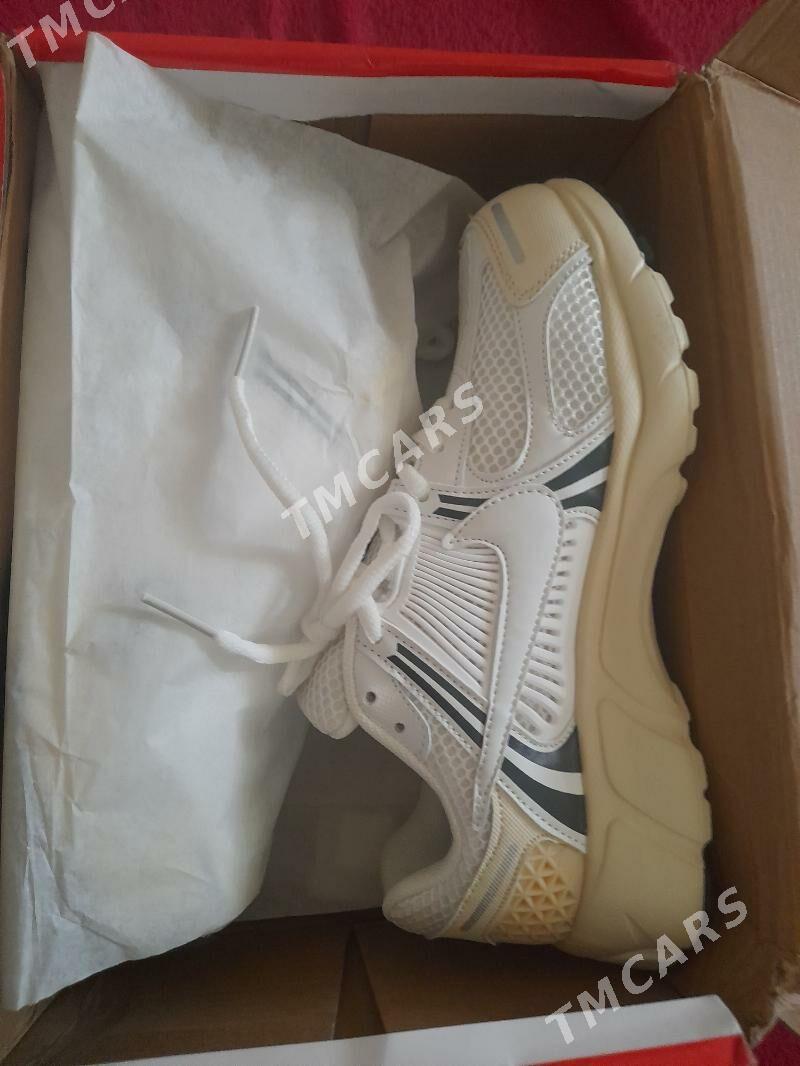 Nike krasowka - 11 мкр - img 2