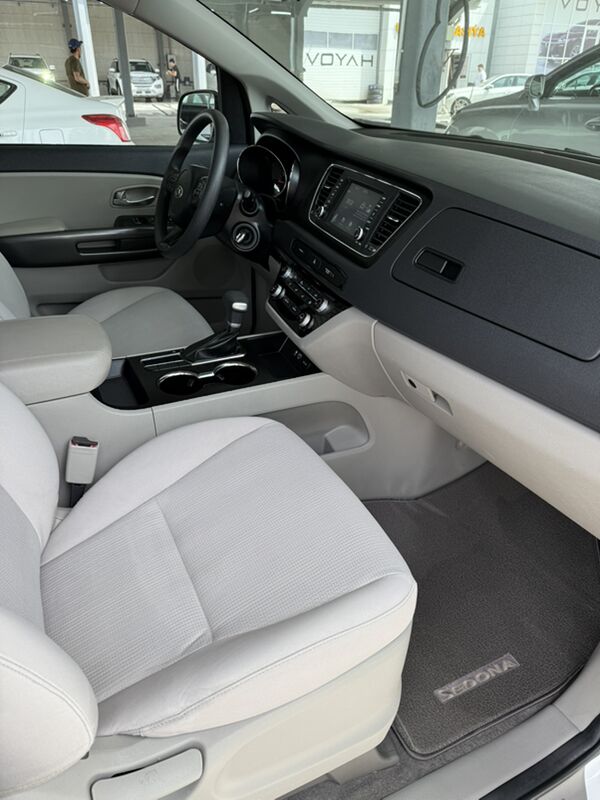 Kia Sedona 2020 - 325 000 TMT - Aşgabat - img 9