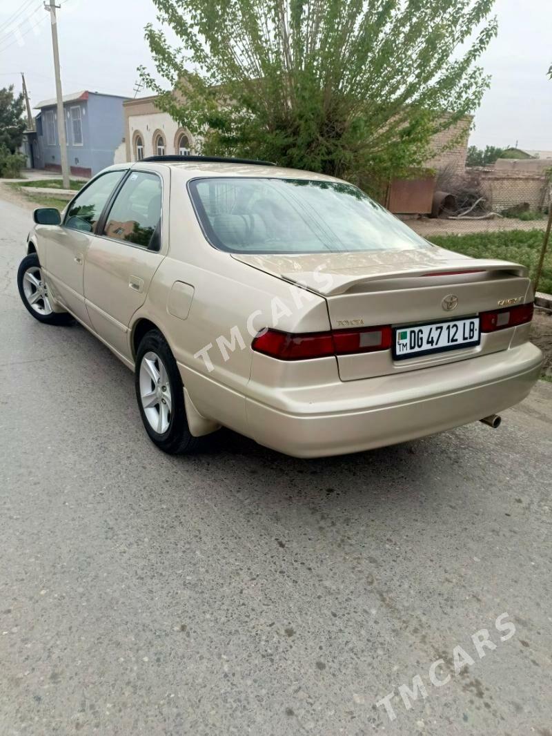 Toyota Camry 1998 - 130 000 TMT - Дянев - img 3